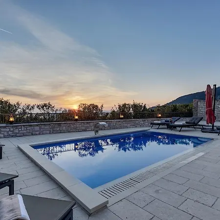 Romeo - Exklusiv Макарська