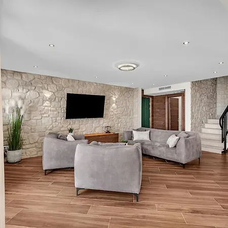 Romeo - Exklusiv מאקרסקה